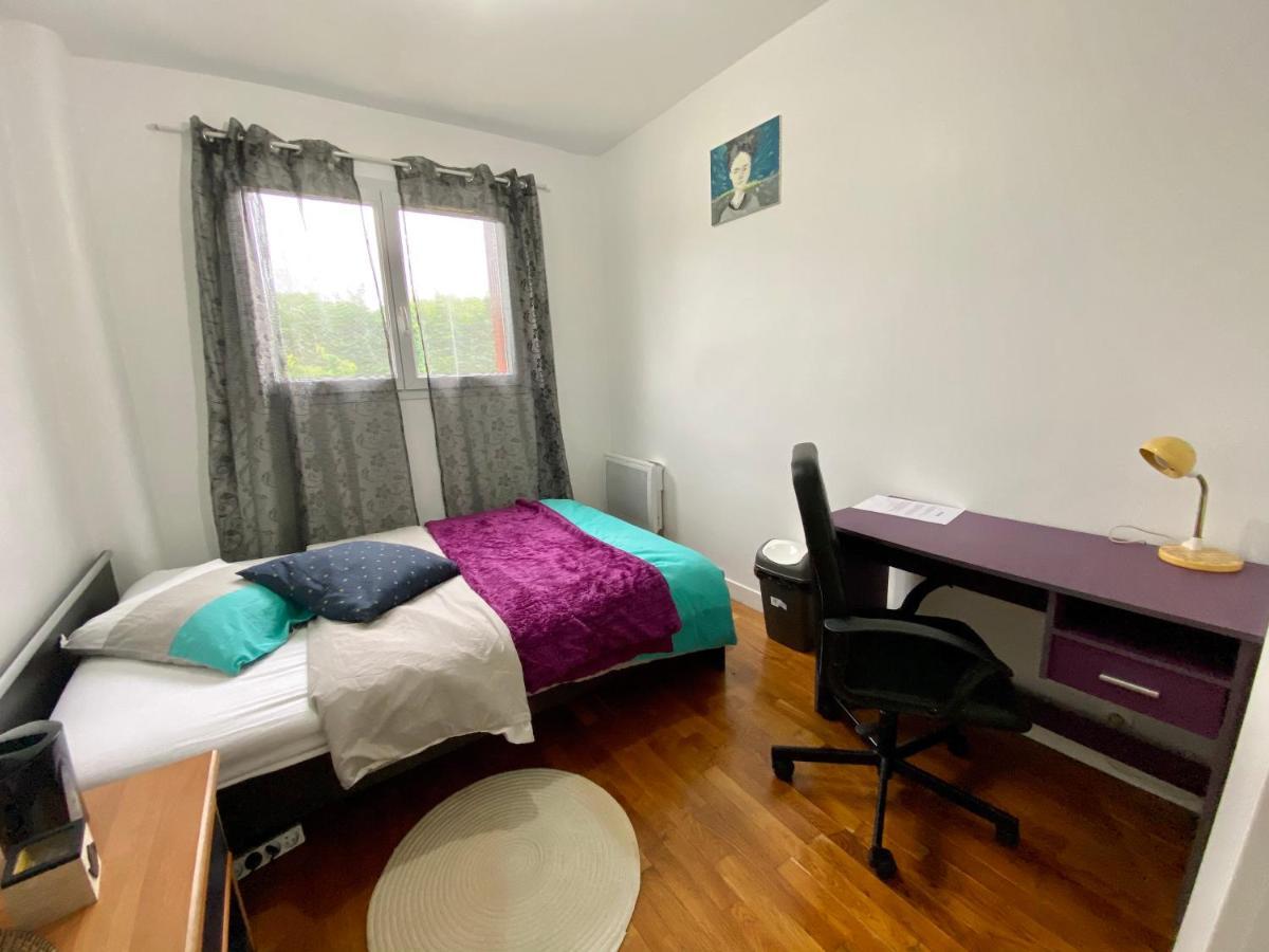 Bedroom In A House/ Chambre Dans Une Maison Épinay-sur-Orge Zewnętrze zdjęcie
